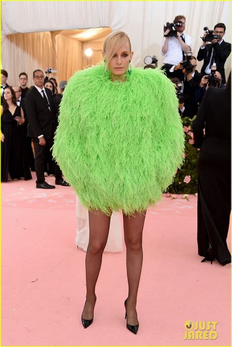 Amber Valletta Rocks a Sexy Look at Met Gala 2019